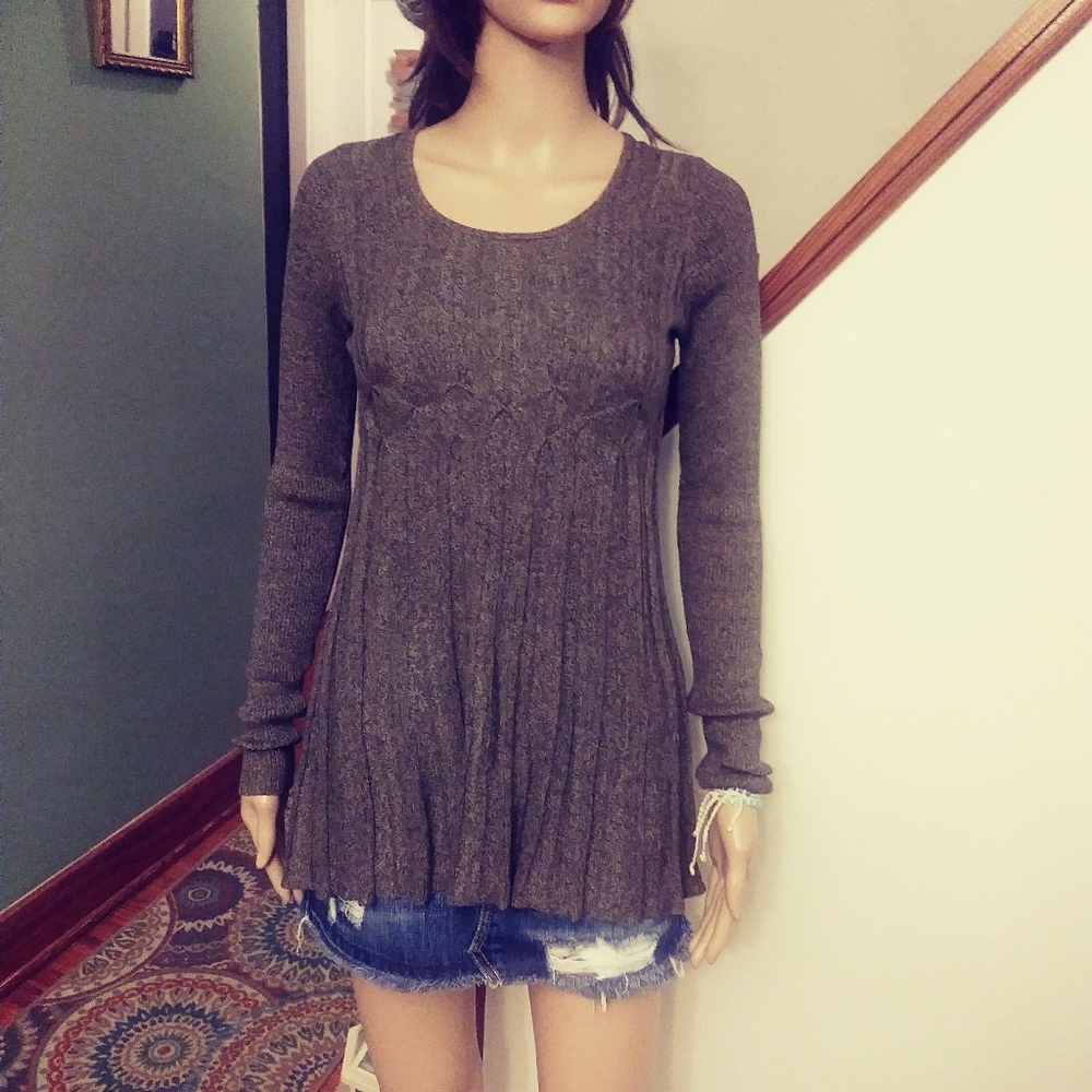 Gold/black sweater by Max Edition. Sz- M